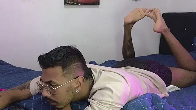 Snapshot of eros-0001 chatting on 01/20/25, 06:42 eros-0001 online show from 01/20/25, 06:42