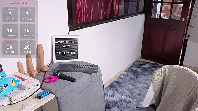 SexLaura  online show from 03/20/25, 10:40