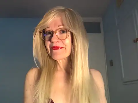 Snapshot of petina chatting on 09/11/25, 09:53 petina online show from 09/11/25, 09:53