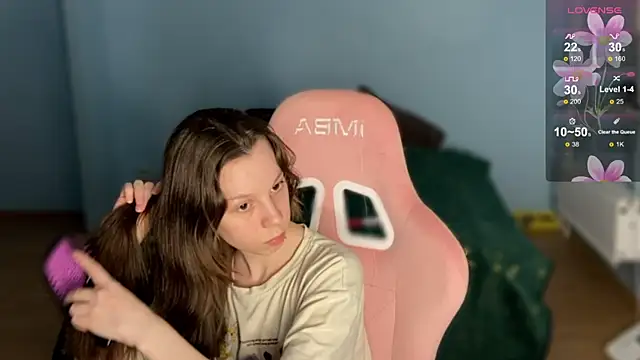 Snapshot of na_prikole_ chatting on 12/19/25, 02:35 na prikole online show from 12/19/25, 02:35