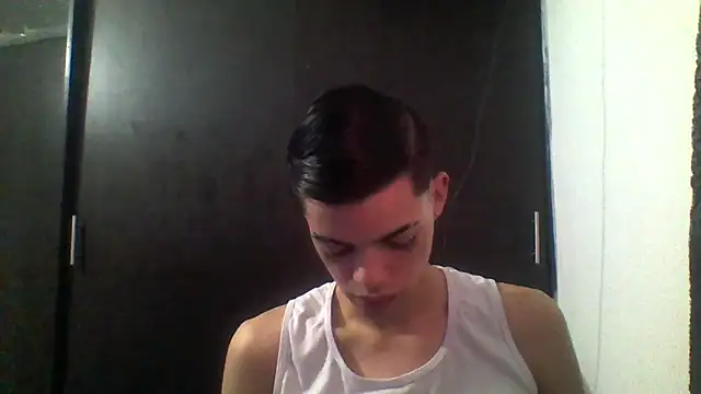 Latinos 2001 online show from 04/15/26, 02:57