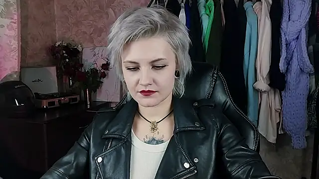 EvaBrownie online show from 01/28/25, 06:39