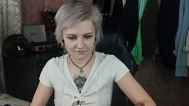 EvaBrownie online show from 02/02/25, 12:35