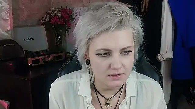 EvaBrownie online show from 02/11/25, 11:54