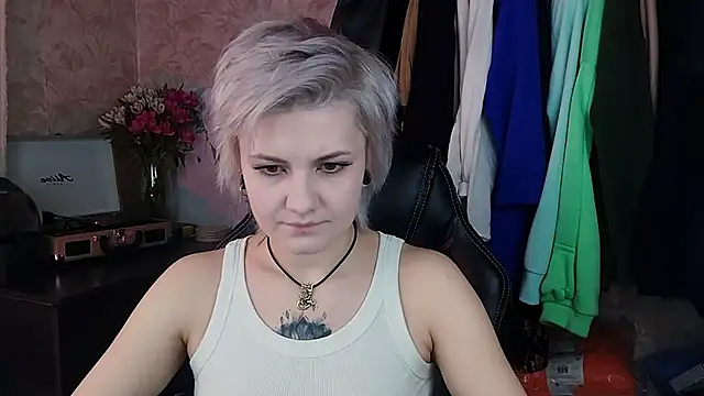 EvaBrownie online show from 02/12/25, 09:52