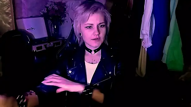 EvaBrownie online show from 02/14/25, 02:02