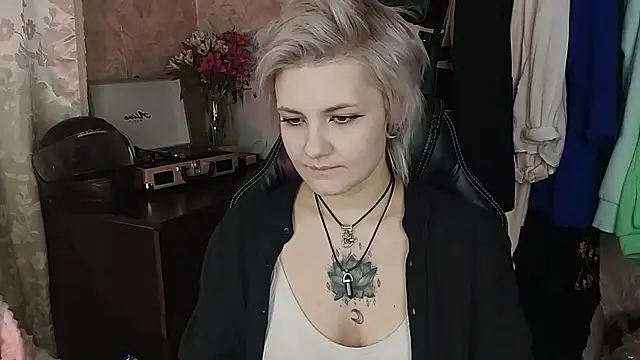 EvaBrownie online show from 02/15/25, 11:50