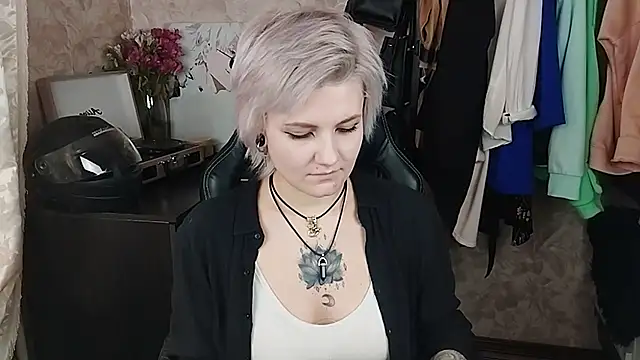 EvaBrownie online show from 02/22/25, 01:24