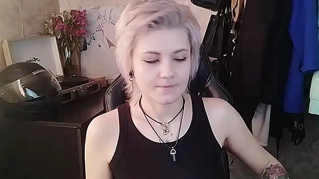 EvaBrownie online show from 02/24/25, 08:49