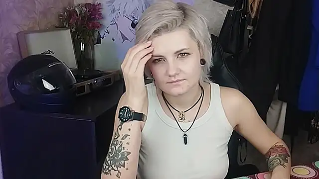 EvaBrownie online show from 02/24/25, 03:20