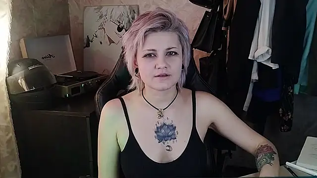 EvaBrownie online show from 03/08/25, 11:27