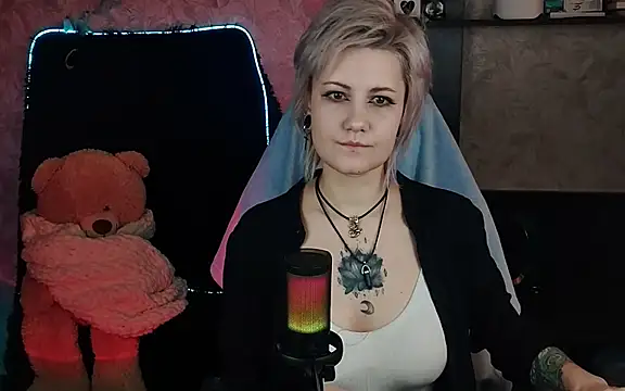 EvaBrownie online show from 03/15/25, 10:03