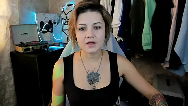 EvaBrownie online show from 09/20/25, 10:49