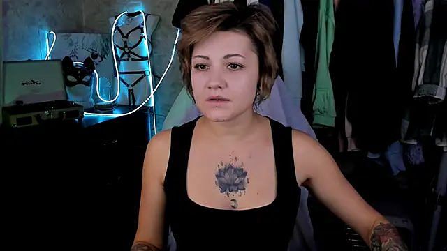 EvaBrownie online show from 10/02/25, 09:49