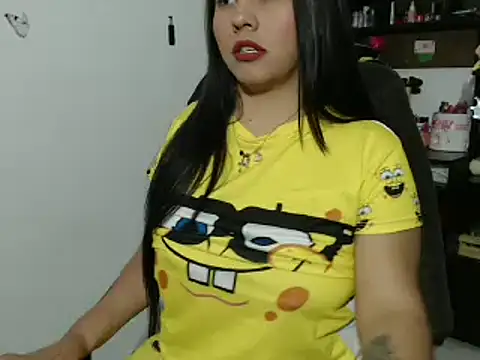 Snapshot of thamara226 chatting on 03/18/25, 02:59 thamara226 online show from 03/18/25, 02:59