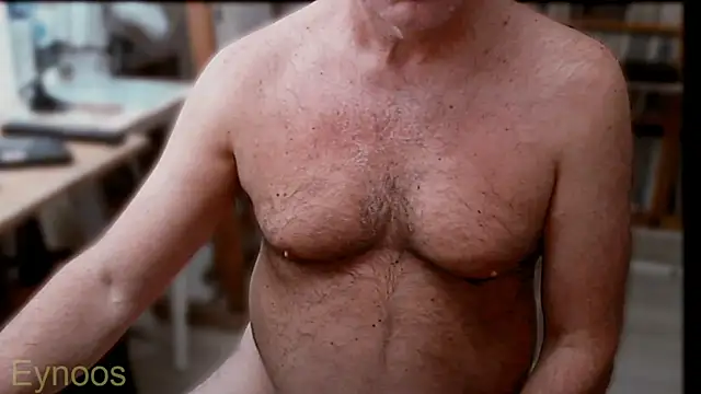 Snapshot of Eynoos_ chatting on 09/15/25, 08:20 Eynoos online show from 09/15/25, 08:20