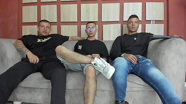 friendship x online show from 02/22/25, 01:00