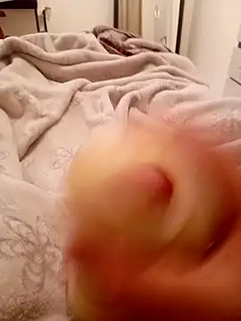 Snapshot of kzzix chatting on 11/02/25, 02:03 kzzix online show from 11/02/25, 02:03