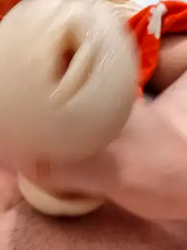 Snapshot of kzzix chatting on 12/15/25, 01:10 kzzix online show from 12/15/25, 01:10