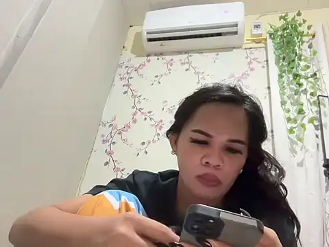 Snapshot of SophiaCourthaway chatting on 10/30/25, 07:25 SophiaCourthaway online show from 10/30/25, 07:25