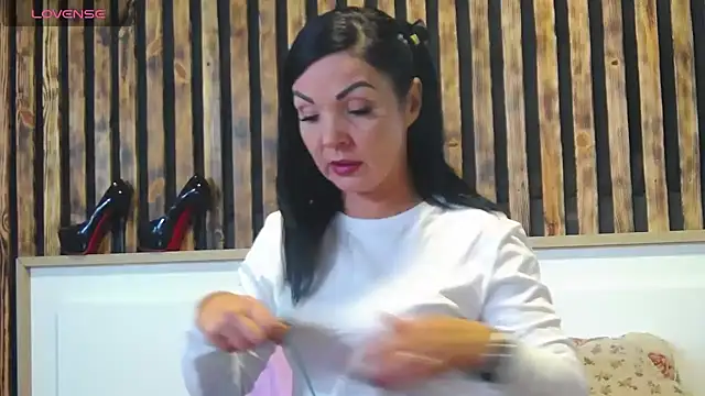 Snapshot of Tory_Lovi chatting on 10/15/25, 12:27 Tory Lovi online show from 10/15/25, 12:27