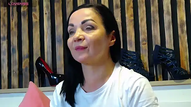 Tory Lovi online show from 12/02/25, 01:05