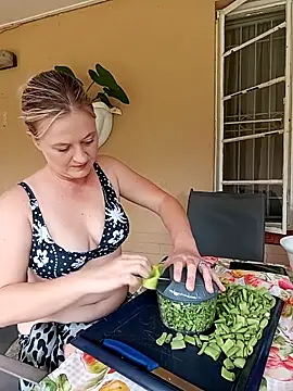 Vintasia online show from 12/20/25, 10:22