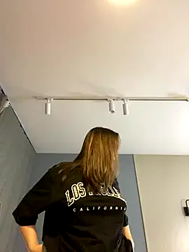 Snapshot of Kiss_My_Body chatting on 09/14/25, 04:06 Kiss My Body online show from 09/14/25, 04:06