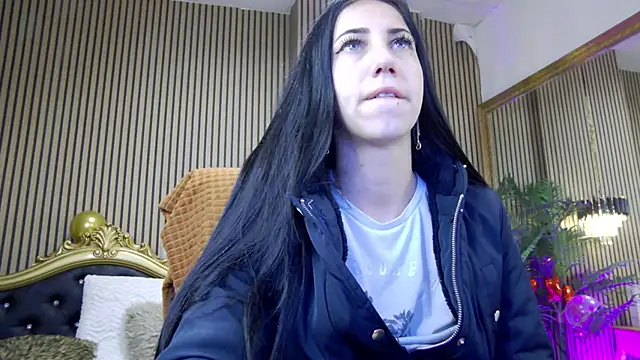 Snapshot of KeylaBlair chatting on 02/14/25, 03:58 KeylaBlair online show from 02/14/25, 03:58