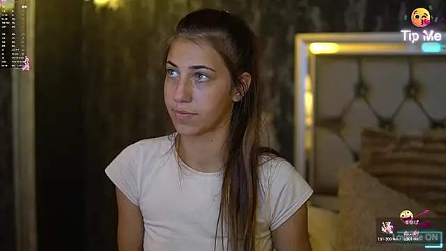 Snapshot of KeylaBlair chatting on 09/20/25, 06:53 KeylaBlair online show from 09/20/25, 06:53