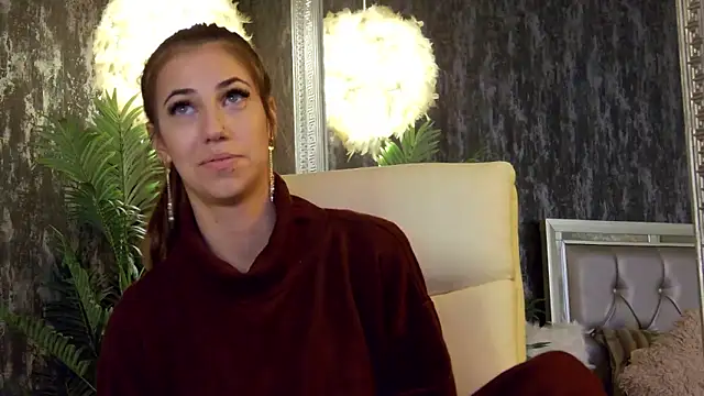 Snapshot of KeylaBlair chatting on 11/23/25, 08:19 KeylaBlair online show from 11/23/25, 08:19