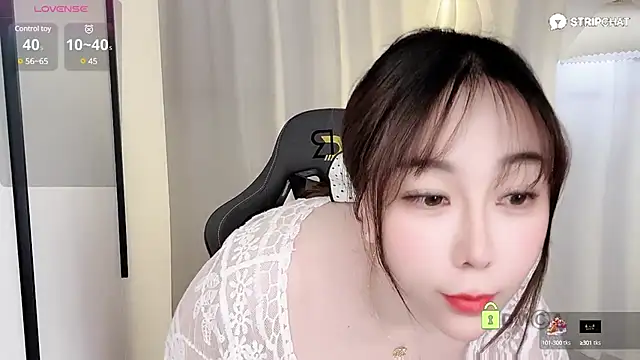 Snapshot of Alano-01 chatting on 03/18/25, 11:30 Alano-01 online show from 03/18/25, 11:30