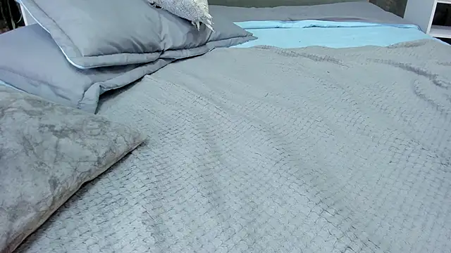 bruce hans online show from 12/22/25, 01:41