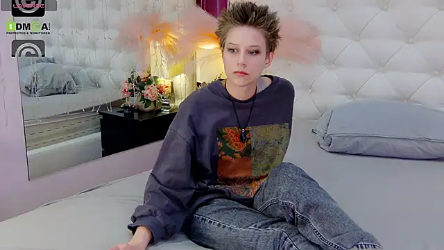 Snapshot of via_mayer_ chatting on 02/03/25, 05:07 via mayer online show from 02/03/25, 05:07