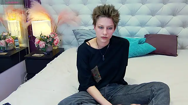 Snapshot of via_mayer_ chatting on 03/11/25, 04:51 via mayer online show from 03/11/25, 04:51