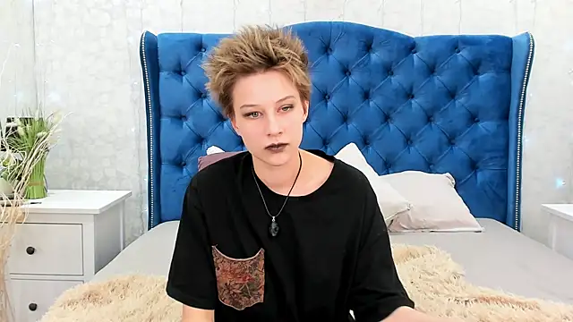 Snapshot of via_mayer_ chatting on 03/14/25, 11:32 via mayer online show from 03/14/25, 11:32