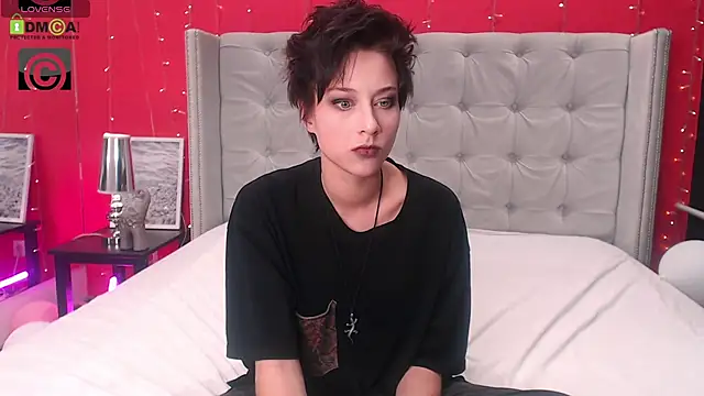 Snapshot of via_mayer_ chatting on 09/13/25, 10:20 via mayer online show from 09/13/25, 10:20