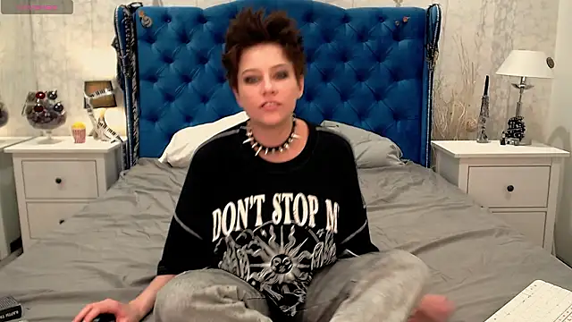 via mayer  online show from 03/12/26, 10:32