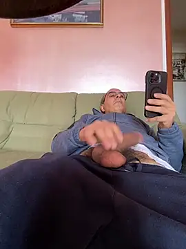 Snapshot of sempreilmio2 chatting on 01/17/25, 10:11 sempreilmio2 online show from 01/17/25, 10:11