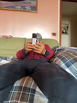 Snapshot of sempreilmio2 chatting on 11/10/25, 09:08 sempreilmio2 online show from 11/10/25, 09:08