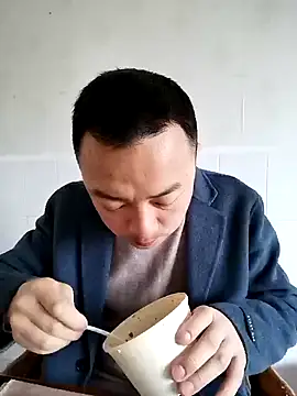 Snapshot of swg176 chatting on 03/08/25, 02:12 swg176 online show from 03/08/25, 02:12