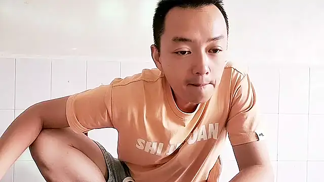 Snapshot of swg176 chatting on 09/12/25, 01:06 swg176 online show from 09/12/25, 01:06