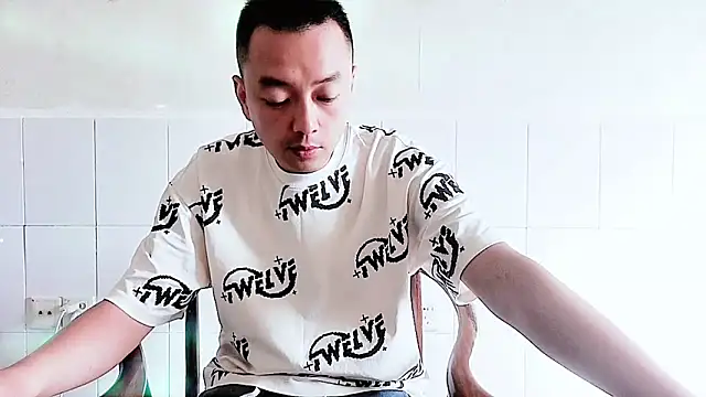 Snapshot of swg176 chatting on 09/16/25, 12:00 swg176 online show from 09/16/25, 12:00