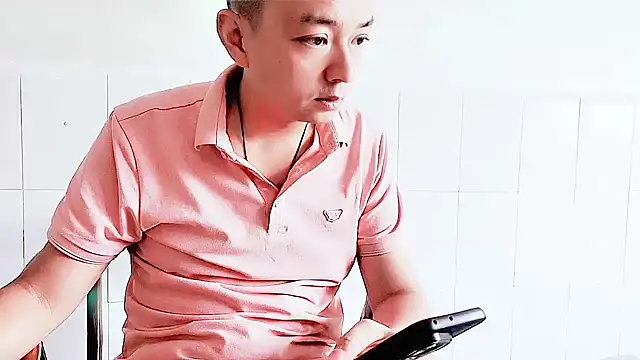 Snapshot of swg176 chatting on 09/17/25, 03:08 swg176 online show from 09/17/25, 03:08