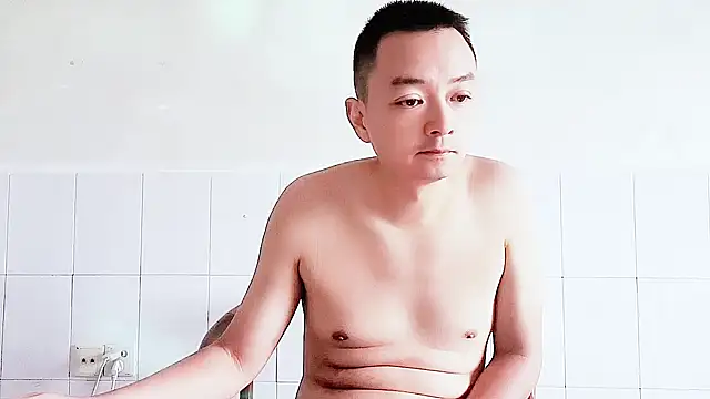 Snapshot of swg176 chatting on 09/18/25, 01:18 swg176 online show from 09/18/25, 01:18