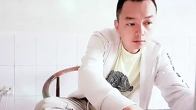 Snapshot of swg176 chatting on 09/23/25, 01:08 swg176 online show from 09/23/25, 01:08