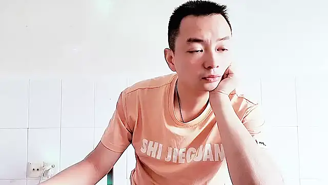 Snapshot of swg176 chatting on 09/24/25, 01:20 swg176 online show from 09/24/25, 01:20