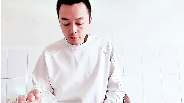 Snapshot of swg176 chatting on 10/11/25, 06:23 swg176 online show from 10/11/25, 06:23