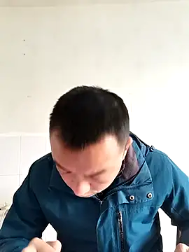 Snapshot of swg176 chatting on 12/17/25, 12:16 swg176 online show from 12/17/25, 12:16