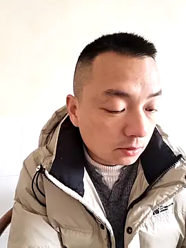 Snapshot of swg176 chatting on 02/15/26, 04:42 swg176 online show from 02/15/26, 04:42